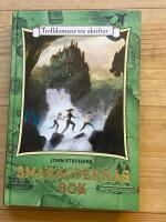 Trolldomens tre skrifter -  Del 1 : Smaragdernas bok