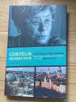 Ber&auml;ttelser fr&aring;n gr&auml;nsen : reportage, artiklar och kr&ouml;nikor i urval av Agneta Pleijel