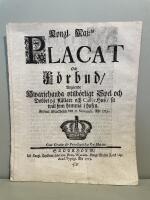 [Spel och dobbel] Kongl. maj:ts Placat Och F&ouml;rbud, Ang&aring;ende Hwarjehanda otilb&ouml;rligt Spel och Dobbel p&aring; K&auml;llare och Caffee Hus, s&aring; w&auml;l som hemma i husen. Gifwit Stockholm den 12 novemb. &aring;hr 1719.