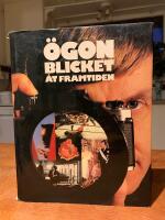 &Ouml;gonblicket &aring;t framtiden : pressfotografernas b&auml;sta 1930-1980