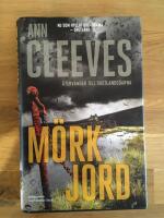 M&ouml;rk jord