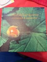 Med doft av hjortron : vision&auml;rer & desserter