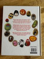 M&aring;la p&aring; stenar: 50 fina djurmotiv