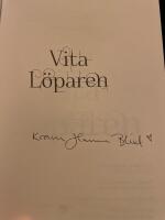 Vita l&ouml;paren (signerad av f&ouml;rfattaren)