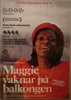 Maggie vaknar p&aring; balkongen 
