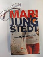 Den m&ouml;rka &auml;ngeln