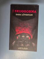 I skuggorna / L&auml;ttl&auml;st