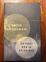 En h&auml;st g&aring;r in p&aring; en bar