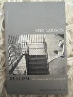Realism : tv&aring; pj&auml;ser och ett filmmanus