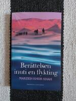 Ber&auml;ttelsen inuti en flykting