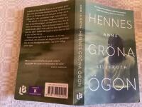 Hennes gr&ouml;na &ouml;gon