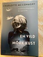 En vild m&ouml;rk kust