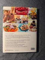 Mat f&ouml;r stora och sm&aring; : 140 recept att laga och &auml;ta tillsammans med familjen