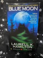 Blue moon (Anita Blake vampire hunter)