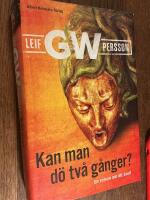 Kan man d&ouml; tv&aring; g&aring;nger? : En roman om ett brott
