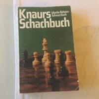 Martin Beheim-Schwarzbach:Knausg&aring;rd Schachbuchern.  Ein Jarhundert Schach in Meisterpartien
