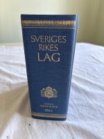 Sveriges Rikes Lag 2011 (klotband) : Sveriges Rikes Lag gillad och antagen p&aring; Riksdagen &aring;r 1734, stadf&auml;st av Konungen den 23 januari 1736. Med till&auml;gg av f&ouml;rfattningar som kommit ut fr&aring;n trycket fram till och med den 31 december 2010.