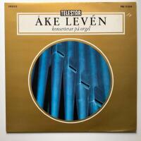 Konserterar p&aring; Orgel