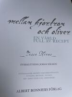 Mellan hjortron och oliver : en v&auml;rld full av recept