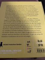V&aring;r tid &auml;r nu : Mat, m&auml;nniskor och m&ouml;ten p&aring; Djurg&aring;rdsk&auml;llaren 1955-1965