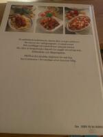 Pasta : fr&aring;n hela v&auml;rlden: soppor, f&ouml;rr&auml;tter, grat&auml;nger, s&aring;ser, hemlagad pasta och mycket mer : den stora bildkokboken med de b&auml;sta recepten