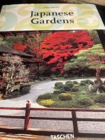 Japanese gardens : right angle and natural form