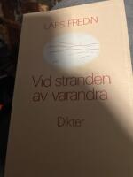 Vid stranden av varandra : dikter