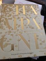 En doft av champagne : 8000 provade och betygsatta champagner