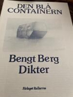 Den bl&aring; containern - dikter