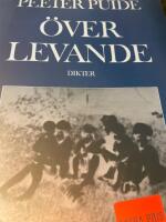&Ouml;verlevande : dikter