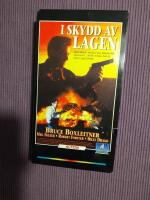 I skydd av lagen 