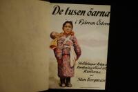 De tusen &ouml;arna i Fj&auml;rran &Ouml;stern.  Skildringar fr&aring;n en forskningsf&auml;rd till Kurilerna.