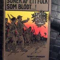 S&ouml;ner af ett folk som bl&ouml;dt!   Romantiserad skildring fr&aring;n Finlands frihetskamp i b&ouml;rjan af 20:e seklet.