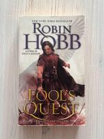 Fool's Quest (The Fitz and the Fool Trilogy 2)