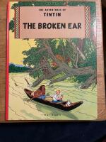 Tintin The broken ear