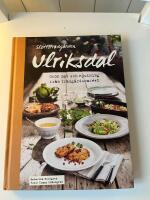 Slottstr&auml;dg&aring;rden Ulriksdal : gr&ouml;n mat och njutning fr&aring;n tr&auml;dg&aring;rdscaf&eacute;et