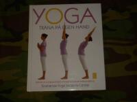 Yoga : tr&auml;na p&aring; egen hand