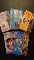 BOKPAKET: Mercedes Lackey Valdemar Serie 5 b&ouml;cker Engelska Fantasy Klassiker