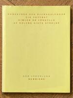 Rundkyrka och sjukhusl&auml;ngor vid vattnet himlen &auml;r f&ouml;rgylld av solens sista str&aring;lar : dikter