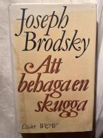 Att behaga en skugga : valda ess&auml;er