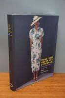 Finns i flera f&auml;rger och storlekar : en historia om svensk konfektion 1800&ndash;2000
