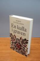 En kulla i graven : Gr&aring;myren 1
