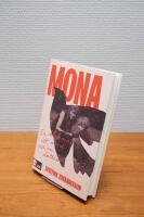 Mona : en mamma, ett mord och en dotter