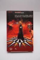 Run to the hills : den officiella biografin om Iron Maiden