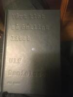 V&aring;rt klot s&aring; &ouml;mkligt litet