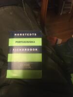Norstedts portugisiska fickordbok : portugisisk-svensk/svensk-portugisisk : 32 000 ord och fraser