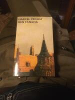 P&aring; spaning efter den tid som flytt. D 5, Den f&aring;ngna
