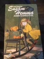 Fr&ouml;ken ensam hemma &aring;ker gungstol 