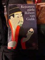 Kejsarens p&auml;rla 