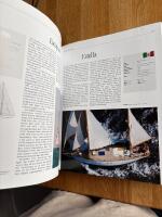 Havets sk&ouml;nheter : klassiska segelb&aring;tar fr&aring;n hela v&auml;rlden